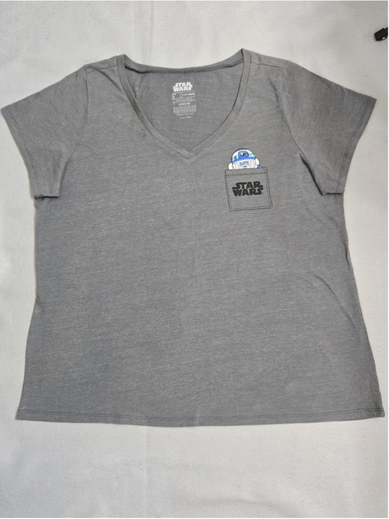 Fifth Sun Tops - Star Wars Fifth Sun R2D2 Pocket T Shirt Womens Size 3 Gray V Neck Graphic Top